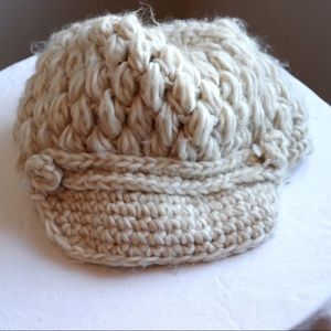 AQUA KNITED HAT WITH BRIM